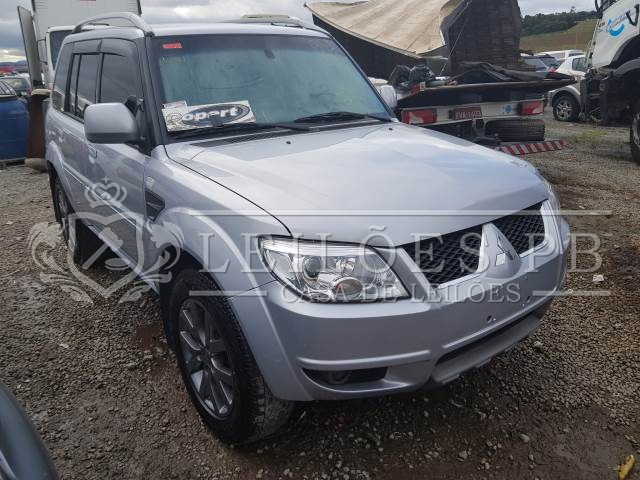 LOTE 005 - MITSUBISHI PAJERO TR4 FLEX 2.0 16V 2013