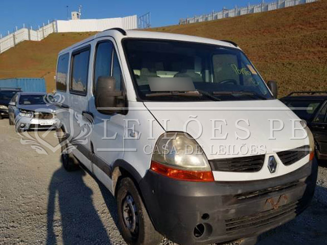 LOTE 011 - RENAULT MASTER FURGAO 8M3 L1H1 2013