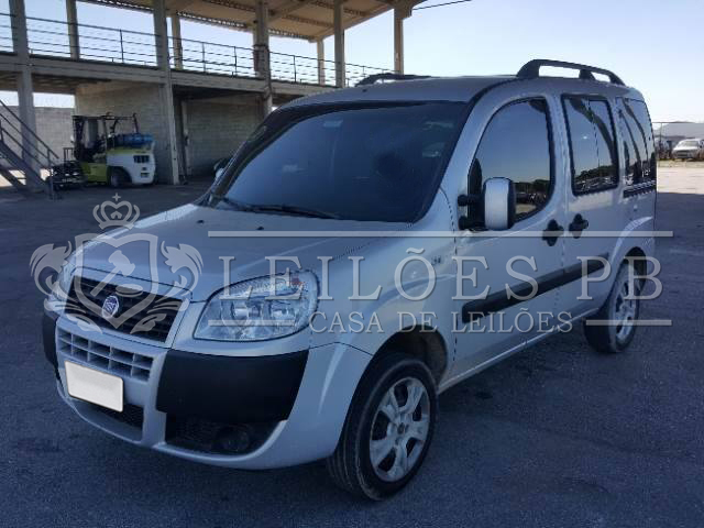 LOTE 015 - FIAT DOBLO Essence 1.8 16V (Flex) 2015