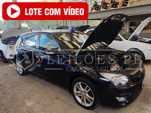 LOTE 014 - Hyundai i30 GLS 2.0 16V (aut) 2011