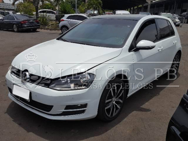 LOTE 032 - Volkswagen Comfortline 1.4 TSi 2015