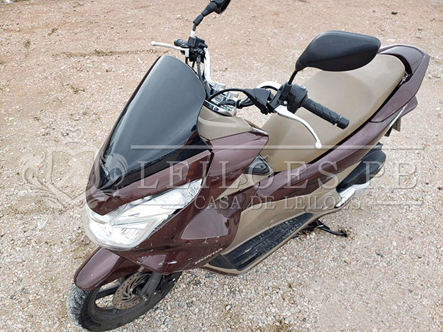 LOTE 018 - HONDA PCX 150 DLX 2018