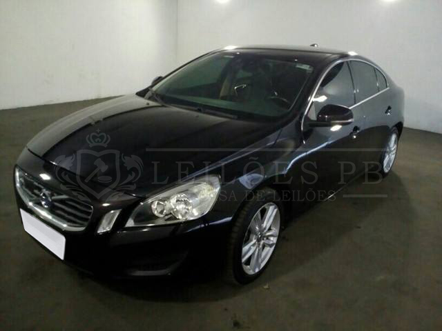 LOTE 040 - Volvo S60 2.0 T5 Drive-E Kinetic 2015