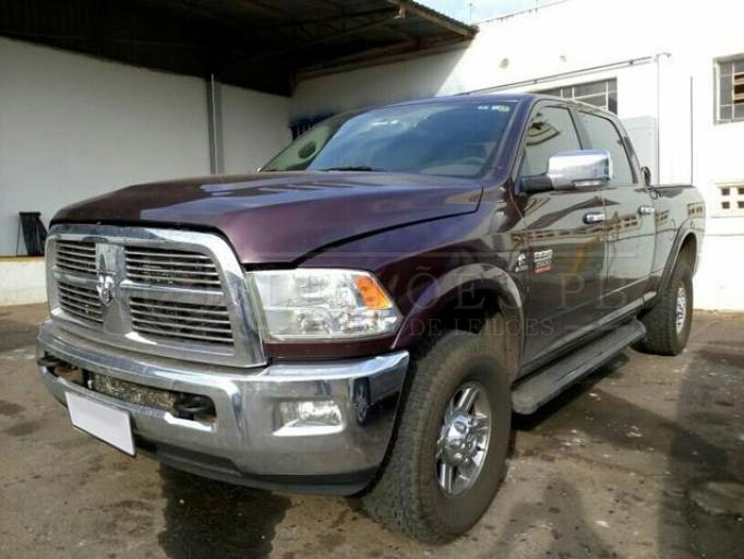 LOTE 015 - DODGE RAM 2500 QC 5.9