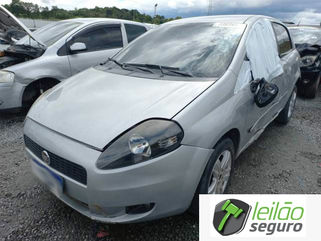 LOTE 015 FIAT/PUNTO ATTRACTIVE 1.4 FIRE 2011