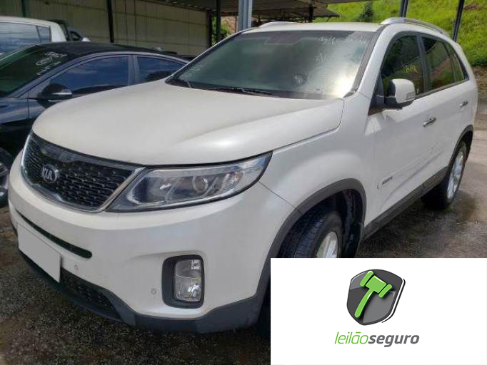 LOTE 002  KIA SORENTO 2015...