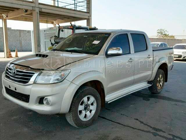 LOTE 022 - Toyota Hilux 3.0 TDI 4x4 CD SR (Aut) 2015